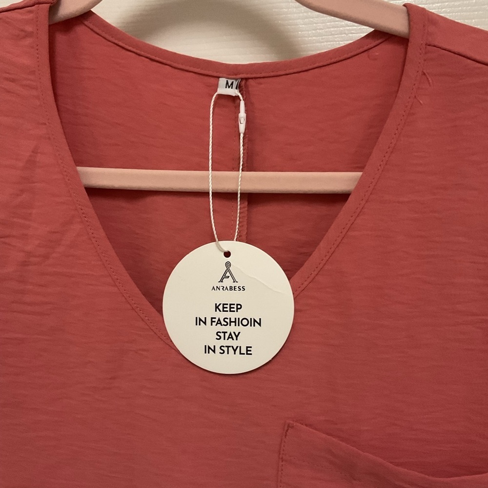 NWT Anrabess Coral V-Neck Tee Size M - Picture 2 of 5